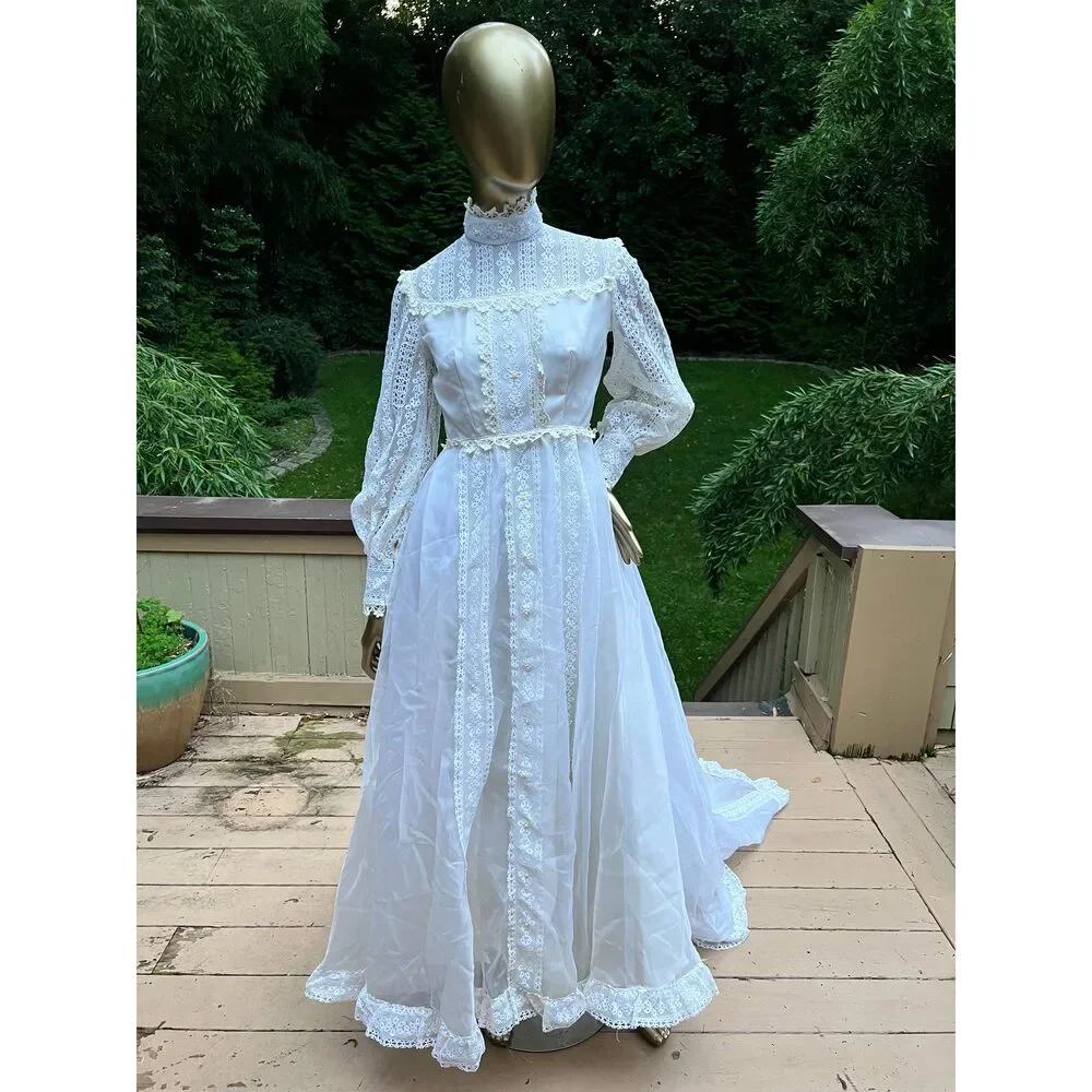 Vintage 70s Wedding Dress, Prairie-style, lace, with train, size s - Picture 6 of 12